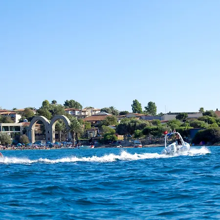 Отель Club Atlantis 4*