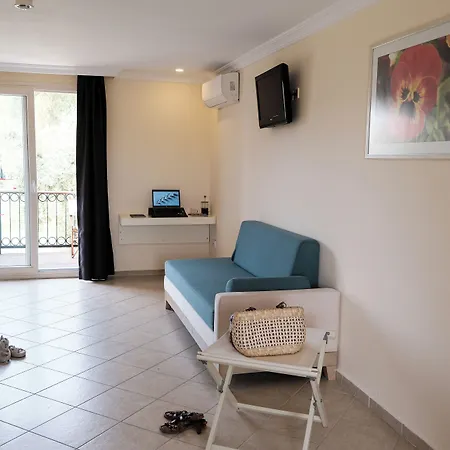 מלון Club Atlantis ספריהיסאר