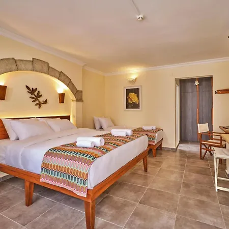 Otel Club Atlantis Seferihisar