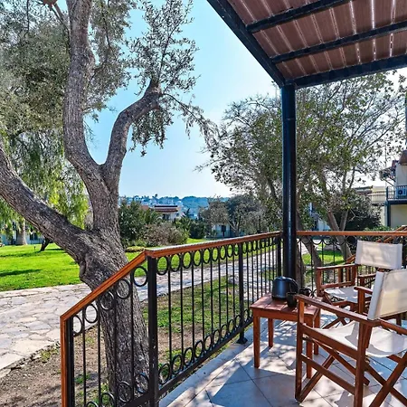 מלון Club Atlantis 4*